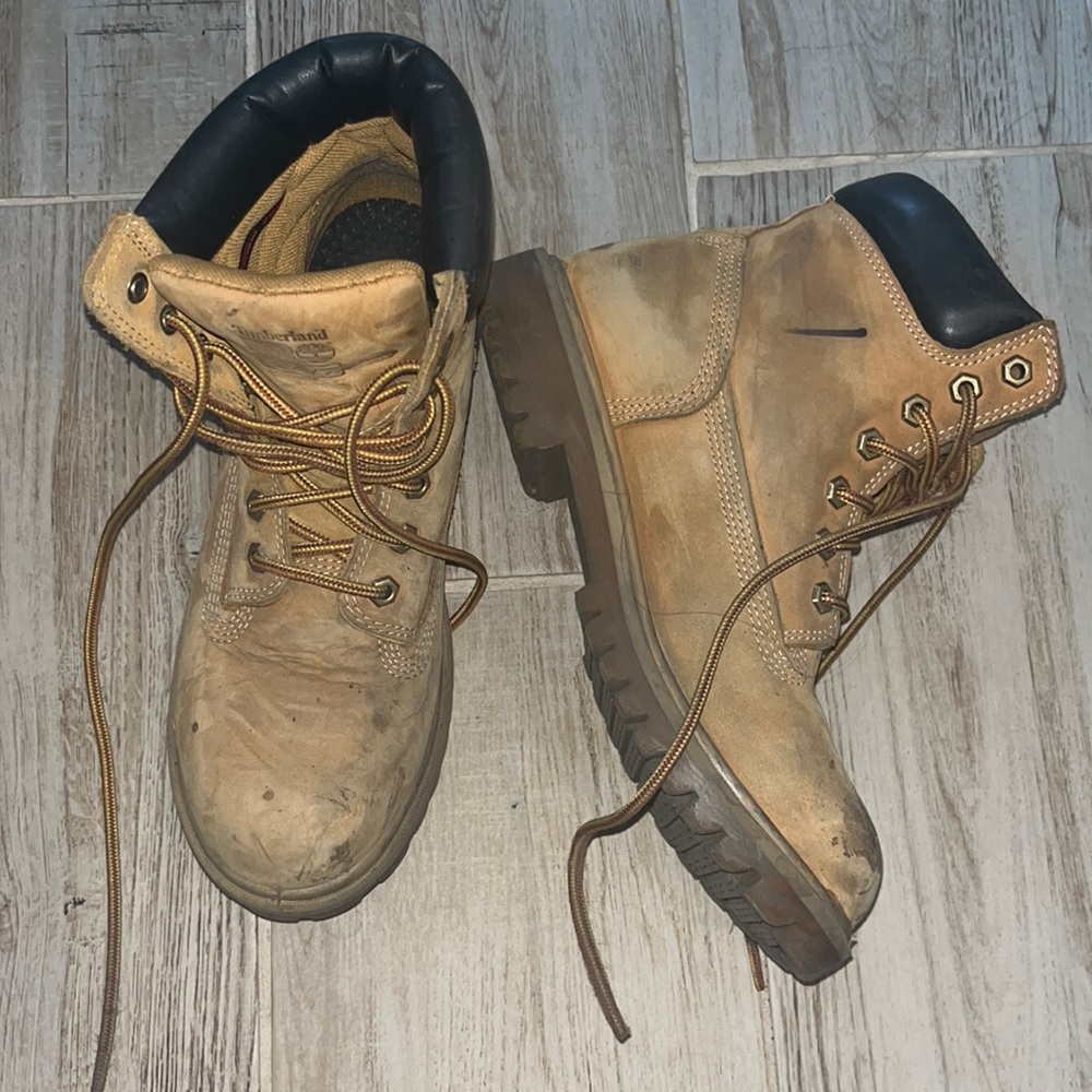 Scuffed Timberland’s 8W boots
